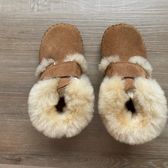 L.L. Bean Toddler’s Wicked Good Slippers - Picture 3 of 11